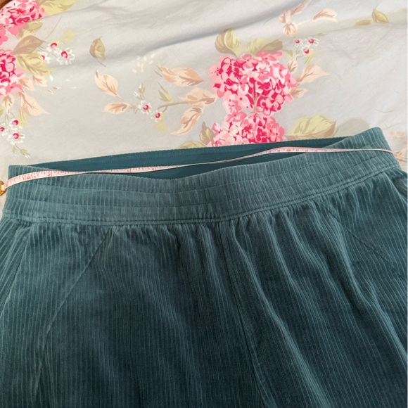 Lululemon Scuba Mid-Rise Wide-Leg Pant *Velvet Cord Storm Teal Size 10 - Picture 11 of 12